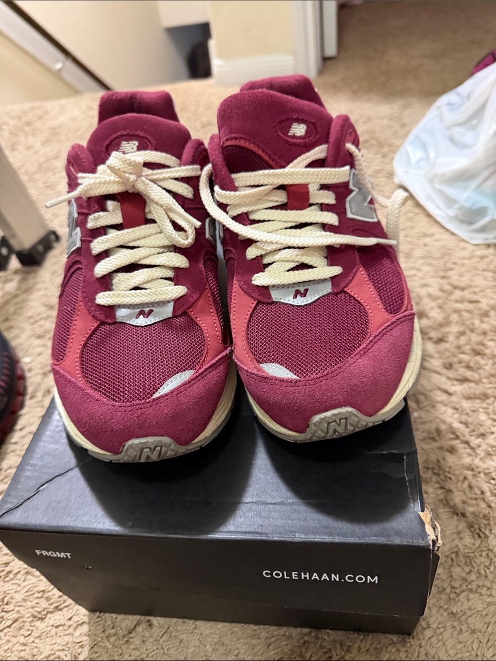 New Balance 2002R Wine and Cream Running Shoes - Picture 2 of 4